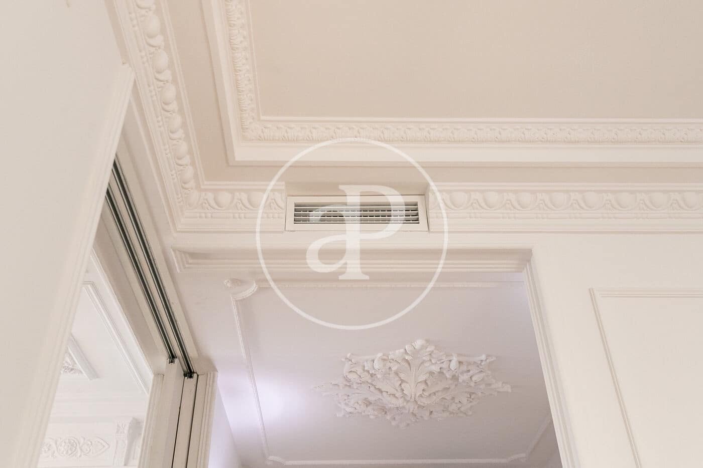 Appartement de 3 chambres à louer à Barcelone ville - 2 255 € (Ref: 9645003)