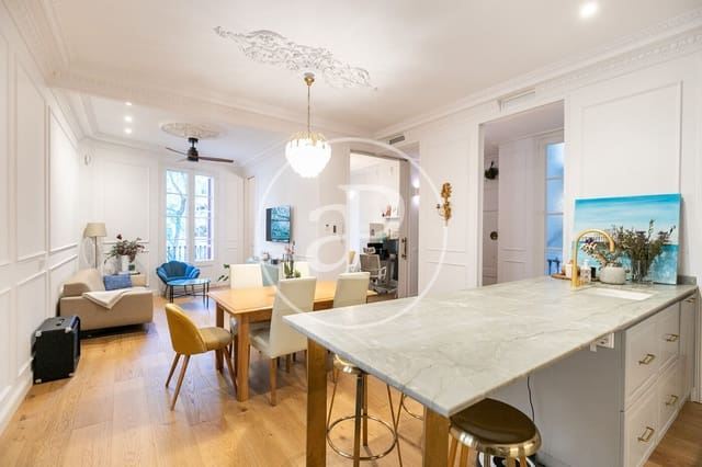 Appartement de 3 chambres à louer à El Raval, Barcelone ville - 2 255 € (Ref: 9645003)