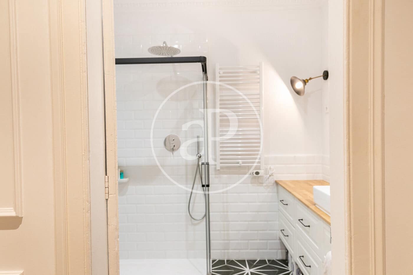 Appartement de 3 chambres à louer à Barcelone ville - 2 255 € (Ref: 9645003)