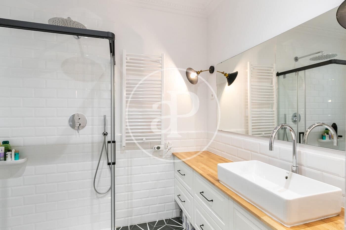 Appartement de 3 chambres à louer à Barcelone ville - 2 255 € (Ref: 9645003)