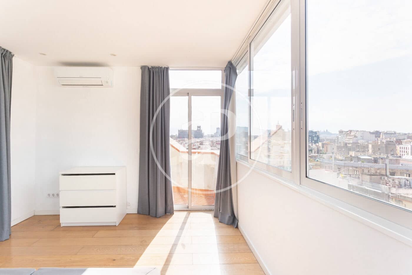 1 quarto Apartamento para arrendar em Barcelona cidade - 1 900 € (Ref: 9648094)