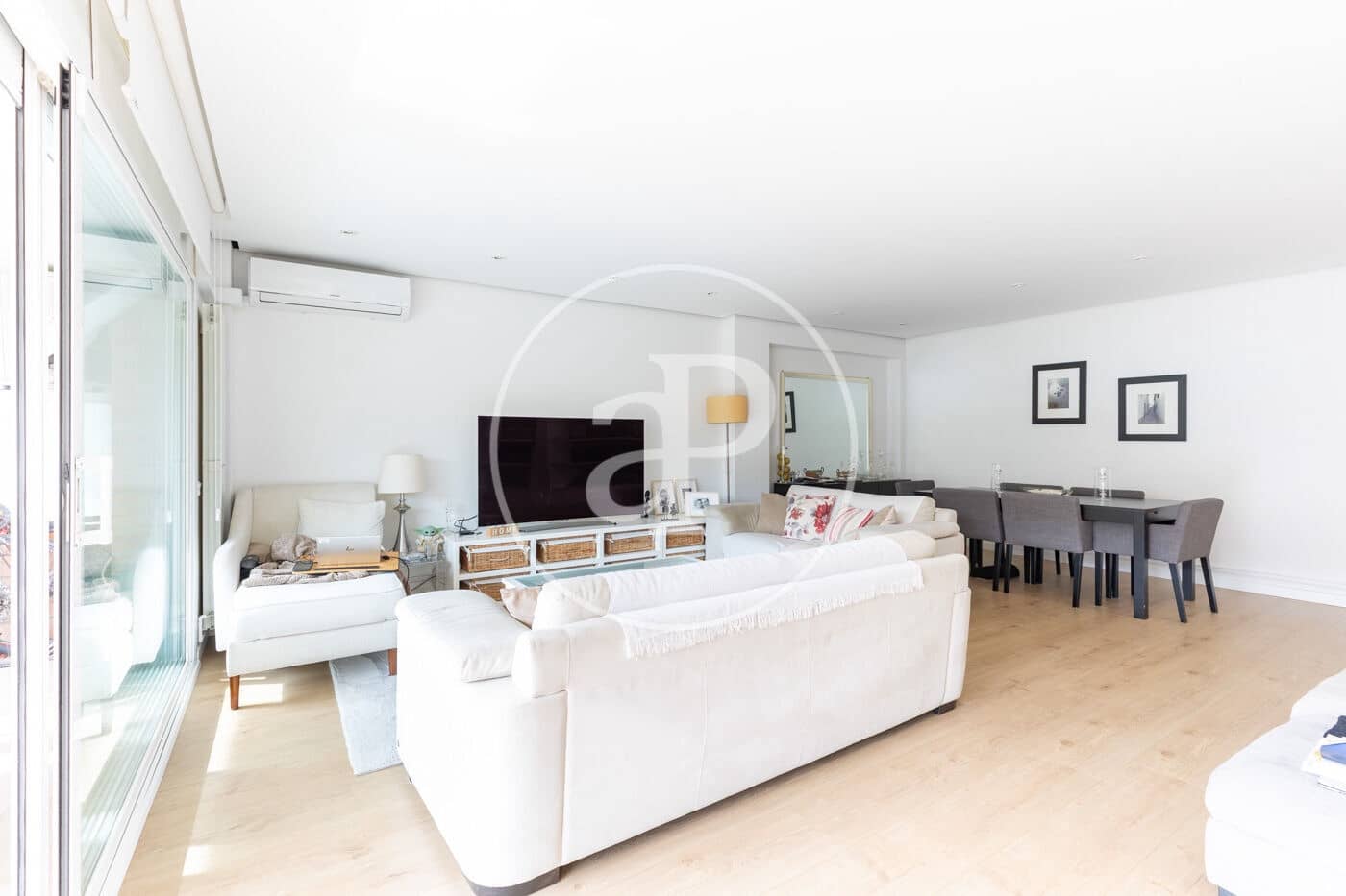 4 soveværelse Lejlighed til leje i Sant Cugat del Valles med swimmingpool - € 2.850 (Ref: 9651938)