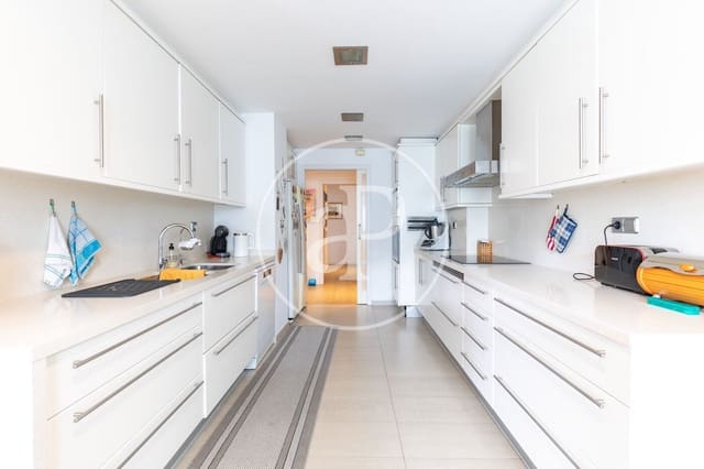 4 soveværelse Lejlighed til leje i Sant Cugat del Vallès med swimmingpool - € 2.850 (Ref: 9651938)