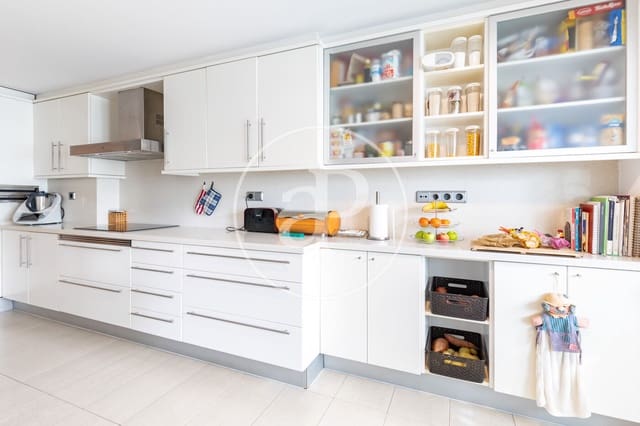 4 soveværelse Lejlighed til leje i Sant Cugat del Vallès med swimmingpool - € 2.850 (Ref: 9651938)