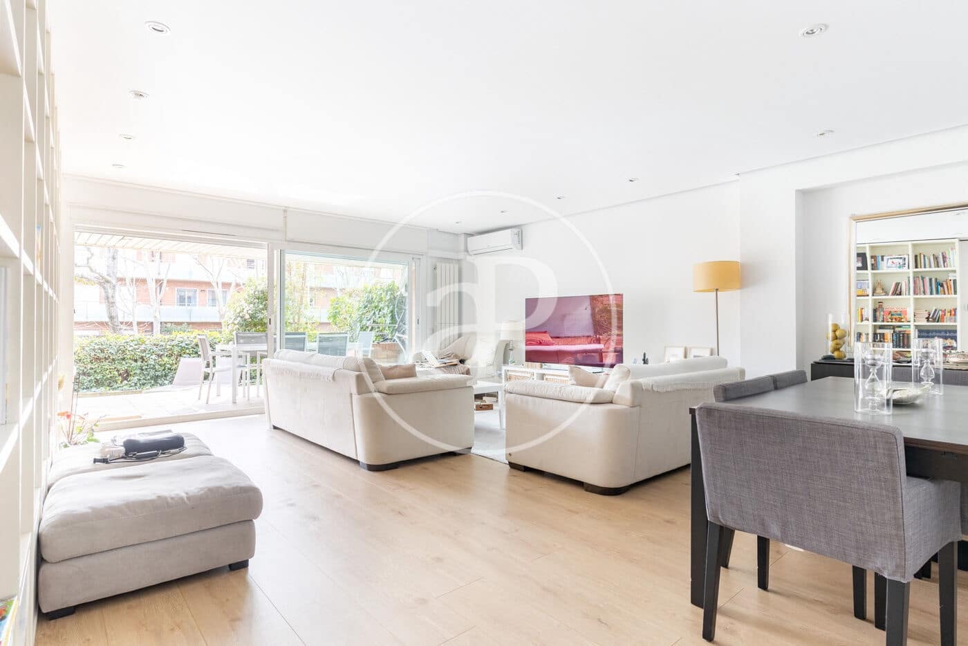 4 soveværelse Lejlighed til leje i Sant Cugat del Valles med swimmingpool - € 2.850 (Ref: 9651938)