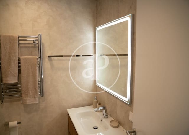 1 sypialnia Apartament na sprzedaż w El Raval, Miasto Barcelona - 225 000 € (Ref: 9651942)