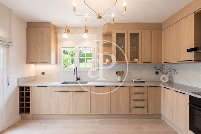 Chalet de 4 habitaciones en Teià en venta con piscina garaje - 750.000 € (Ref: 9656076)
