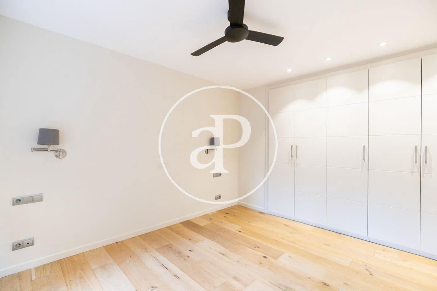 5 soveværelse Lejlighed til leje i Barcelona by - € 4.400 (Ref: 9670627)