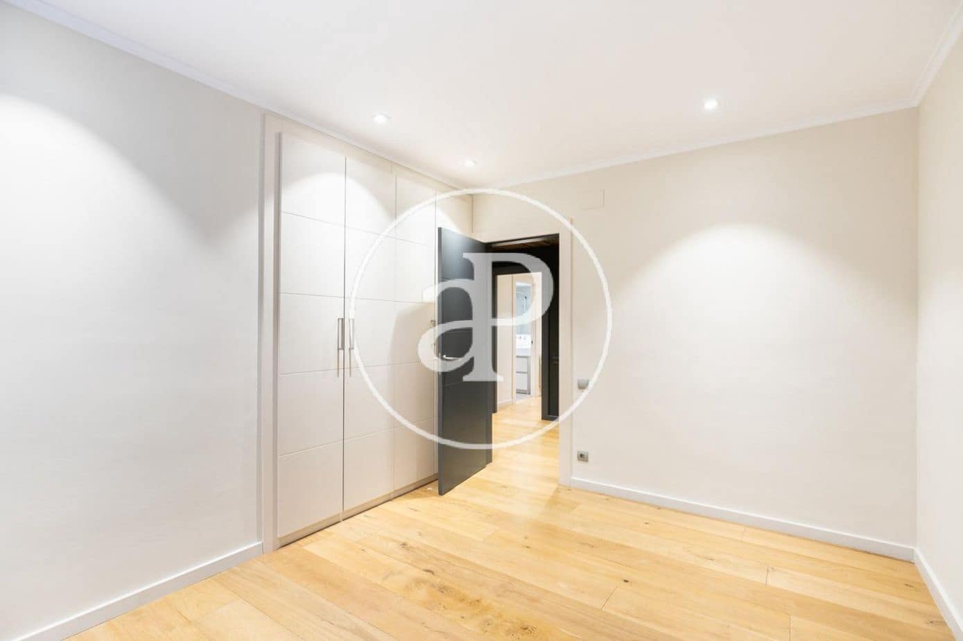 5 soveværelse Lejlighed til leje i Barcelona by - € 4.400 (Ref: 9670627)