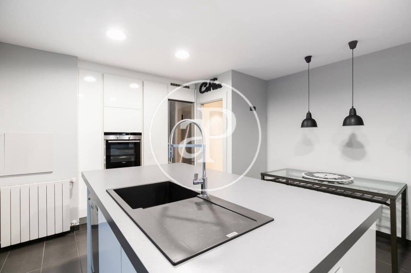 5 soveværelse Lejlighed til leje i Barcelona by - € 4.400 (Ref: 9670627)