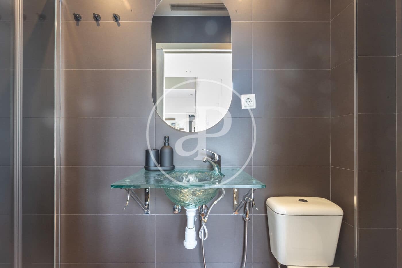 2 quarto Apartamento para arrendar em Barcelona cidade - 2 300 € (Ref: 9677738)