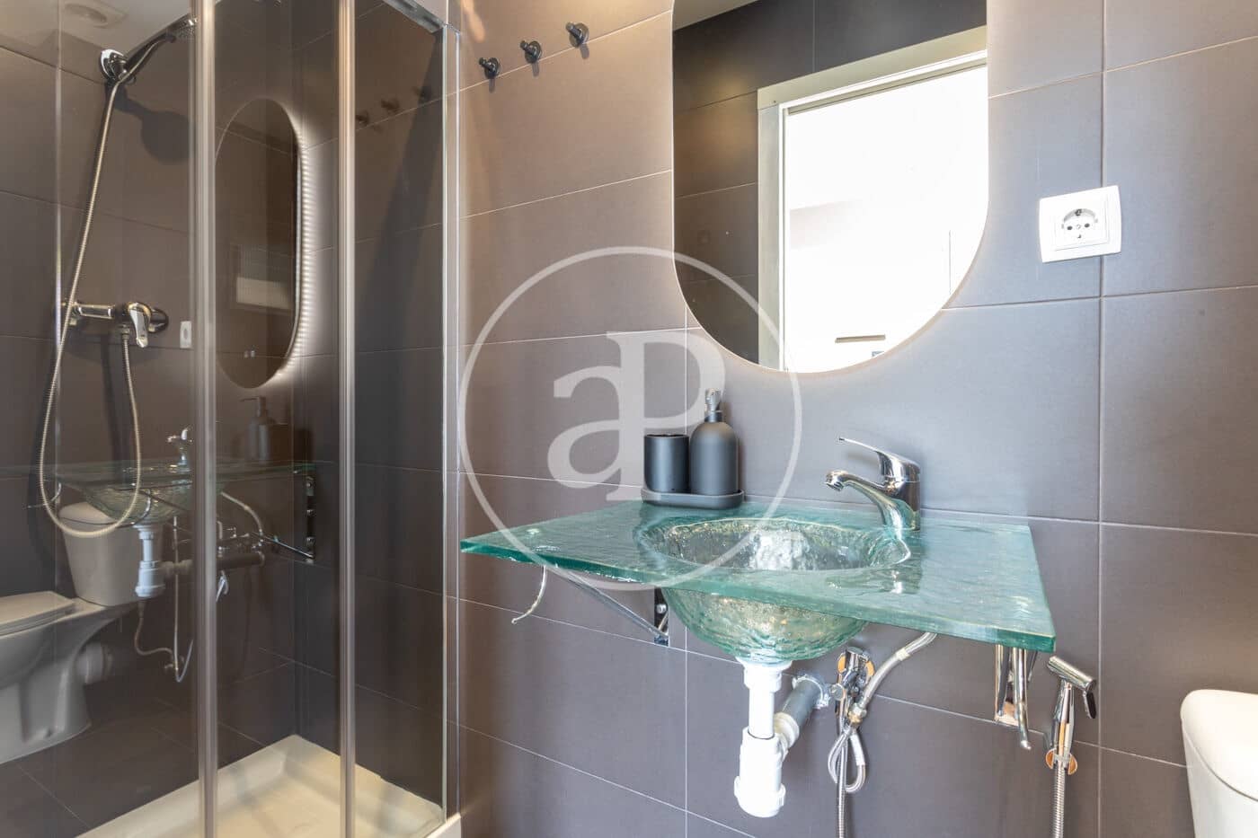 2 quarto Apartamento para arrendar em Barcelona cidade - 2 300 € (Ref: 9677738)