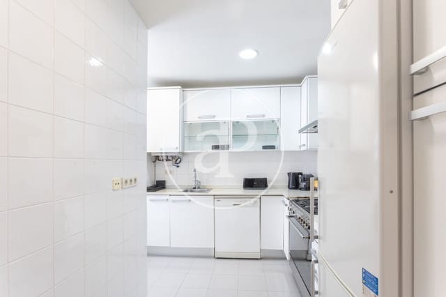 3 quarto Apartamento para arrendar em L'Antiga Esquerra de L'Eixample, Barcelona cidade - 2 800 € (Ref: 9677739)