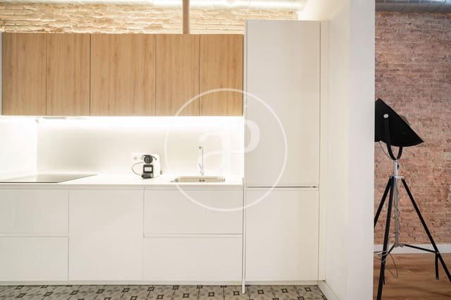 Appartement de 3 chambres à louer à El Barri Gòtic, Barcelone ville - 1 881 € (Ref: 9677742)