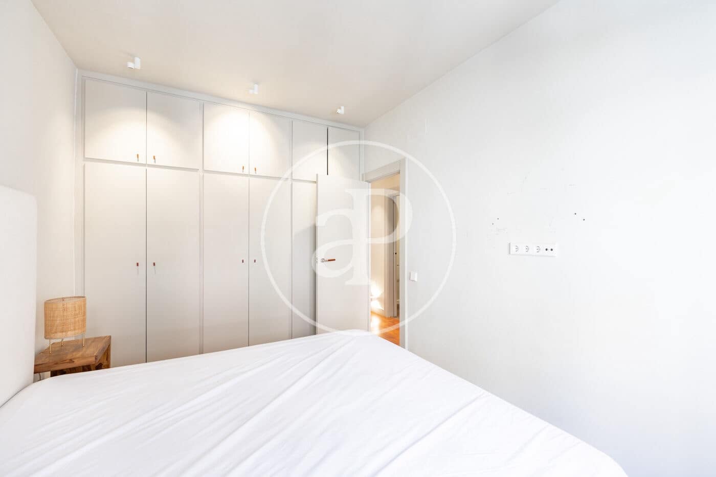 3 bedroom Apartment for rent in Barcelona city - € 2,237 (Ref: 9686402)