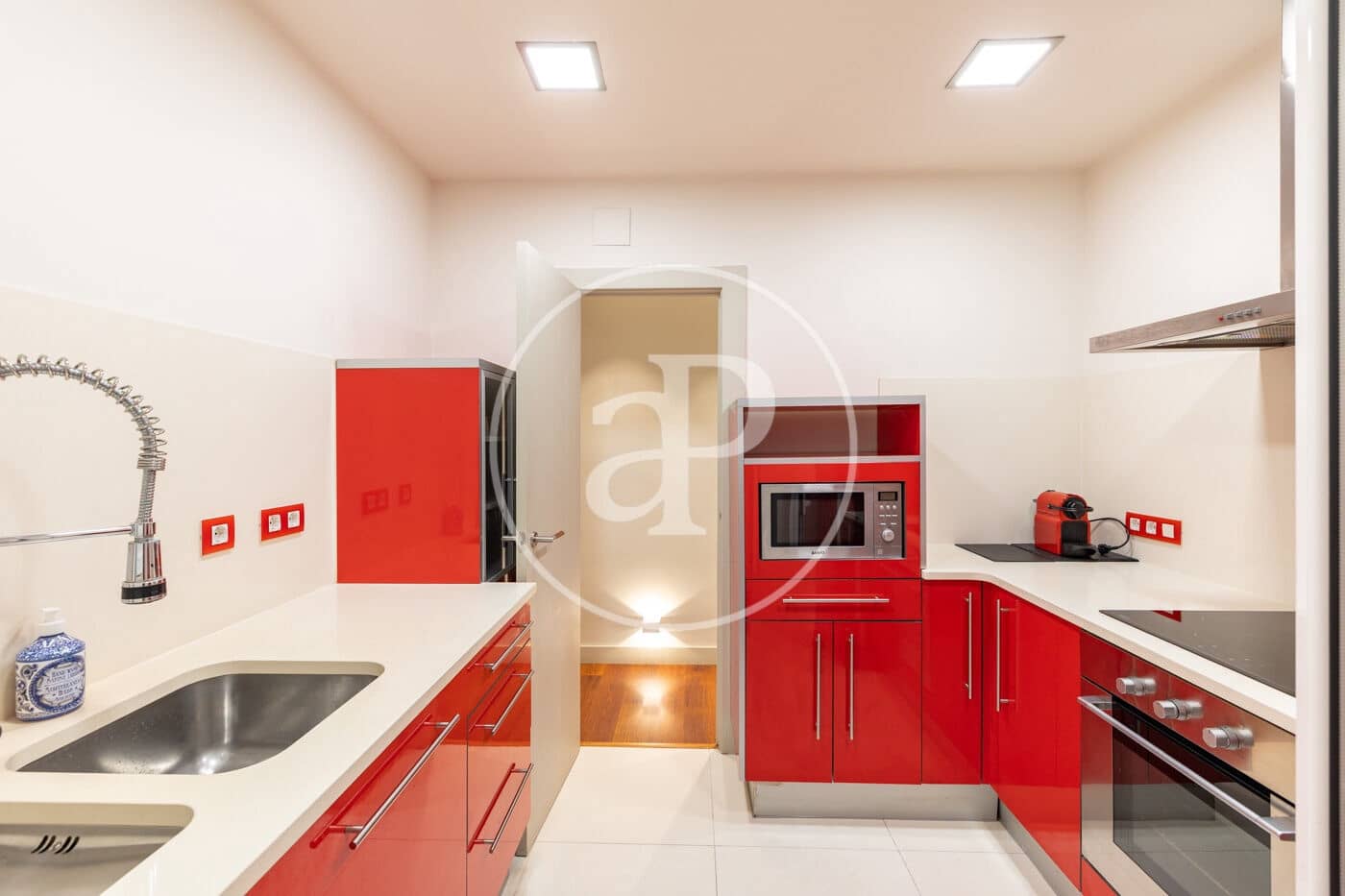 3 bedroom Apartment for rent in Barcelona city - € 2,237 (Ref: 9686402)