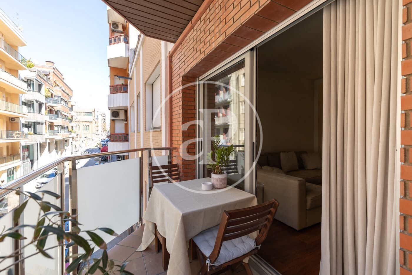 3 bedroom Apartment for rent in Barcelona city - € 2,237 (Ref: 9686402)