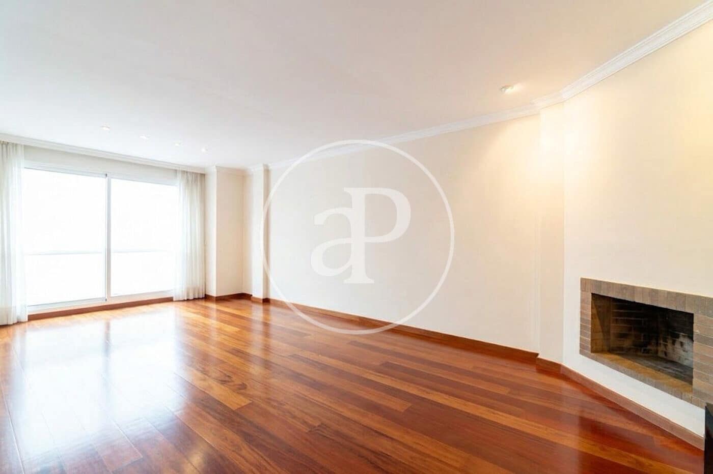 5 slaapkamer Appartement te huur in Barcelona stad met garage - € 4.950 (Ref: 9686403)