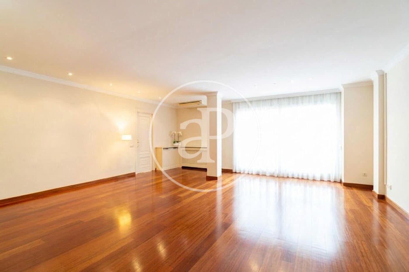 5 slaapkamer Appartement te huur in Barcelona stad met garage - € 4.950 (Ref: 9686403)