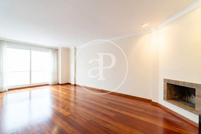 5 sovrum Lägenhet att hyra i La Sagrada Família, Barcelona stad med garage - 4 950 € (Ref: 9686403)