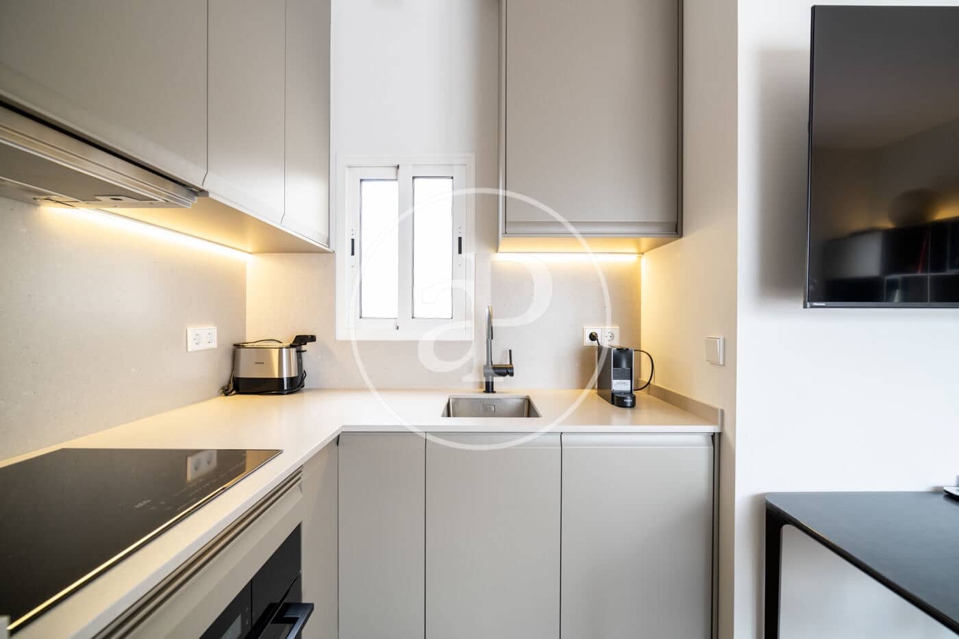 1 soverom Penthouse til salgs i Barcelona by - € 330 000 (Ref: 9686404)