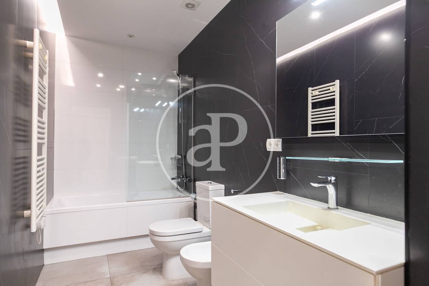 4 Zimmer Apartment zu vermieten in Barcelona Stadt - 3.000 € (Ref: 9686405)