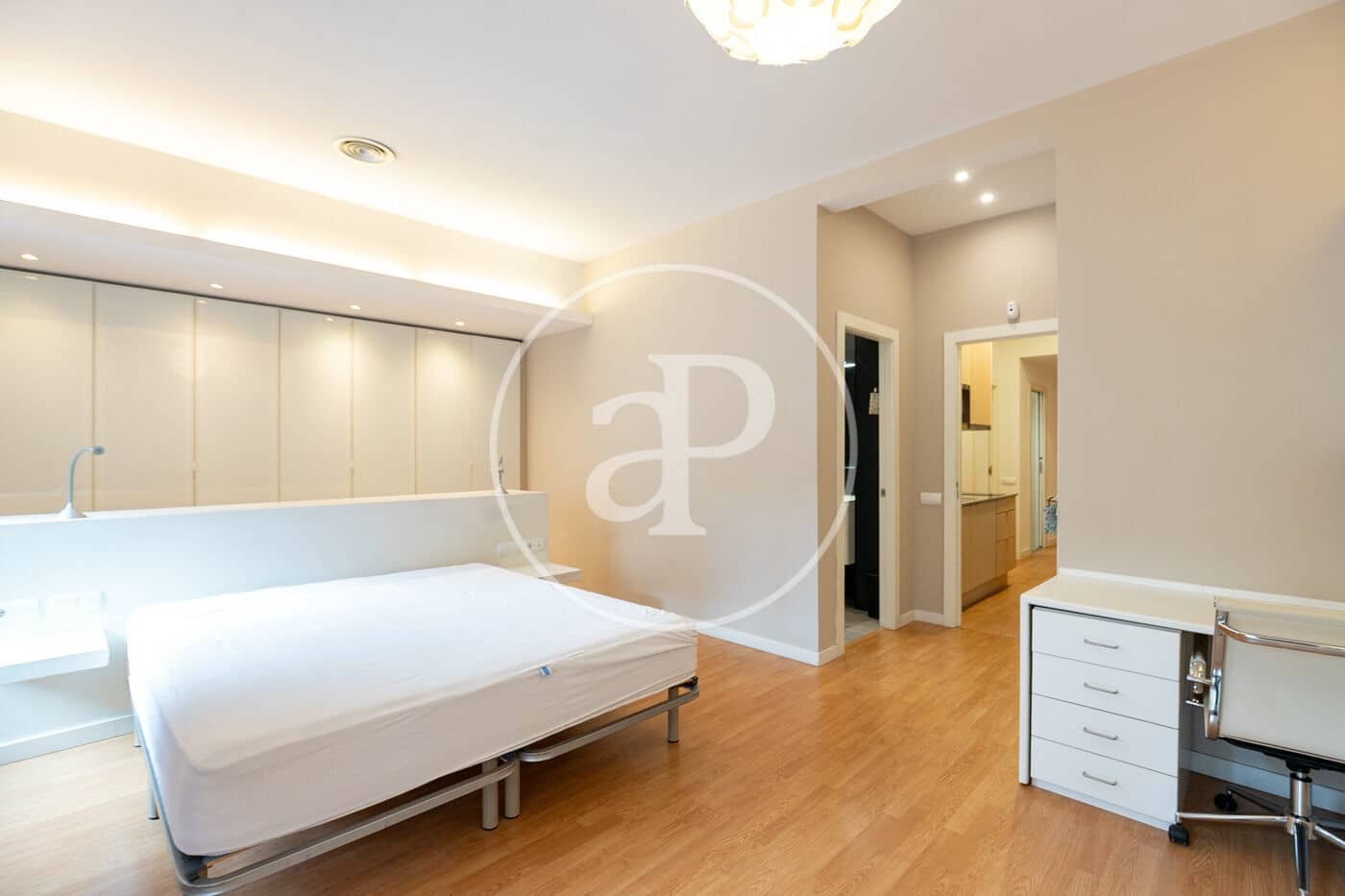 4 Zimmer Apartment zu vermieten in Barcelona Stadt - 3.000 € (Ref: 9686405)