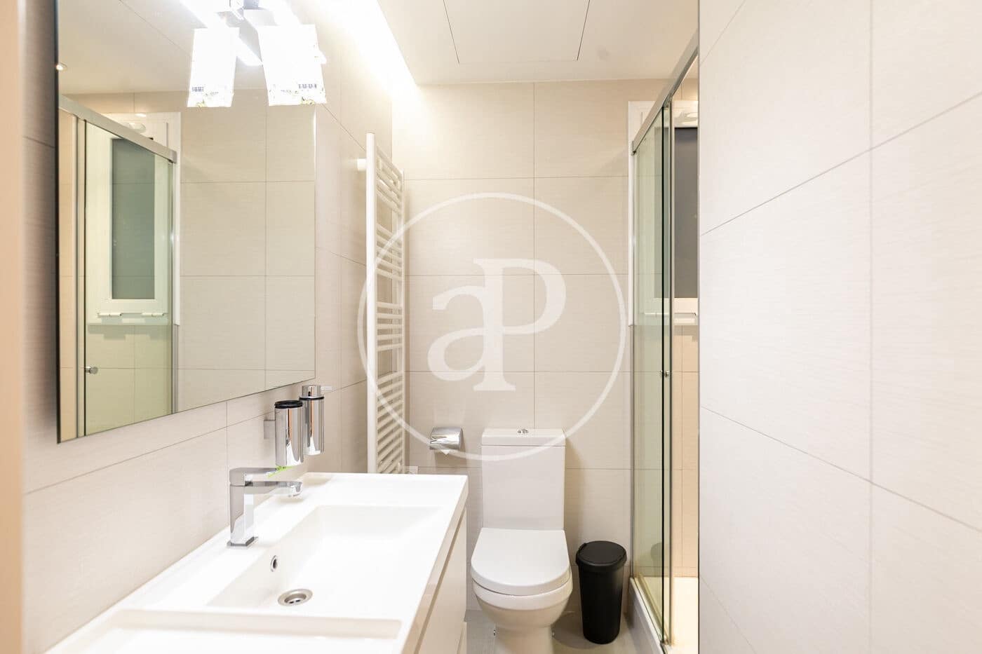 4 Zimmer Apartment zu vermieten in Barcelona Stadt - 3.000 € (Ref: 9686405)