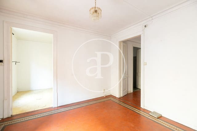 4 makuuhuone Huoneisto myytävänä paikassa El Raval, Barcelona kaupunki - 500 000 € (Ref: 9686406)