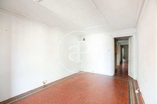 4 makuuhuone Huoneisto myytävänä paikassa El Raval, Barcelona kaupunki - 500 000 € (Ref: 9686406)