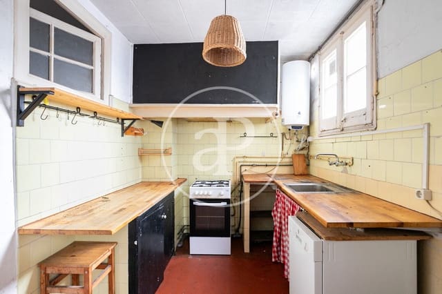 4 makuuhuone Huoneisto myytävänä paikassa El Raval, Barcelona kaupunki - 500 000 € (Ref: 9686406)