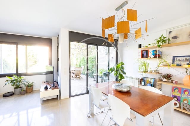 5 makuuhuone Huvila myytävänä paikassa Premià de Mar mukana uima-altaan - 880 000 € (Ref: 9690586)