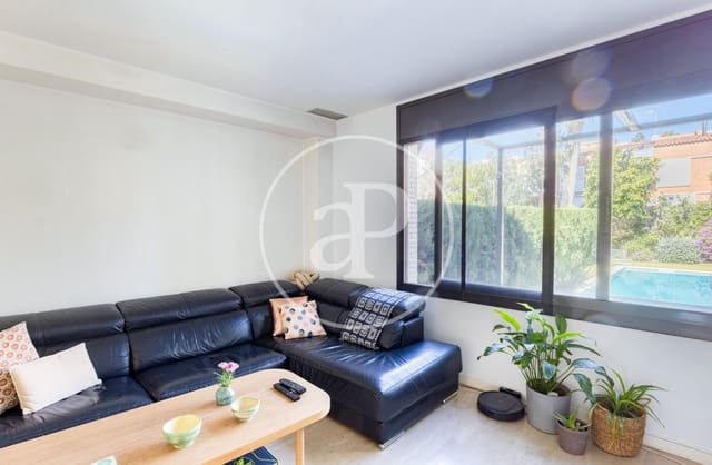 5 makuuhuone Huvila myytävänä paikassa Premià de Mar mukana uima-altaan - 880 000 € (Ref: 9690586)