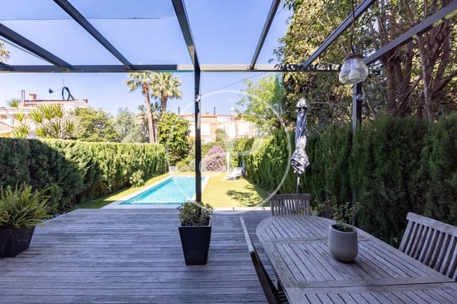 5 makuuhuone Huvila myytävänä paikassa Premià de Mar mukana uima-altaan - 880 000 € (Ref: 9690586)