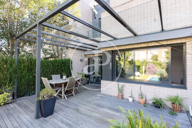 5 makuuhuone Huvila myytävänä paikassa Premià de Mar mukana uima-altaan - 880 000 € (Ref: 9690586)