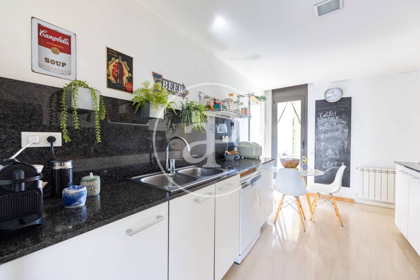 5 makuuhuone Huvila myytävänä paikassa Premia de Mar mukana uima-altaan - 880 000 € (Ref: 9690586)