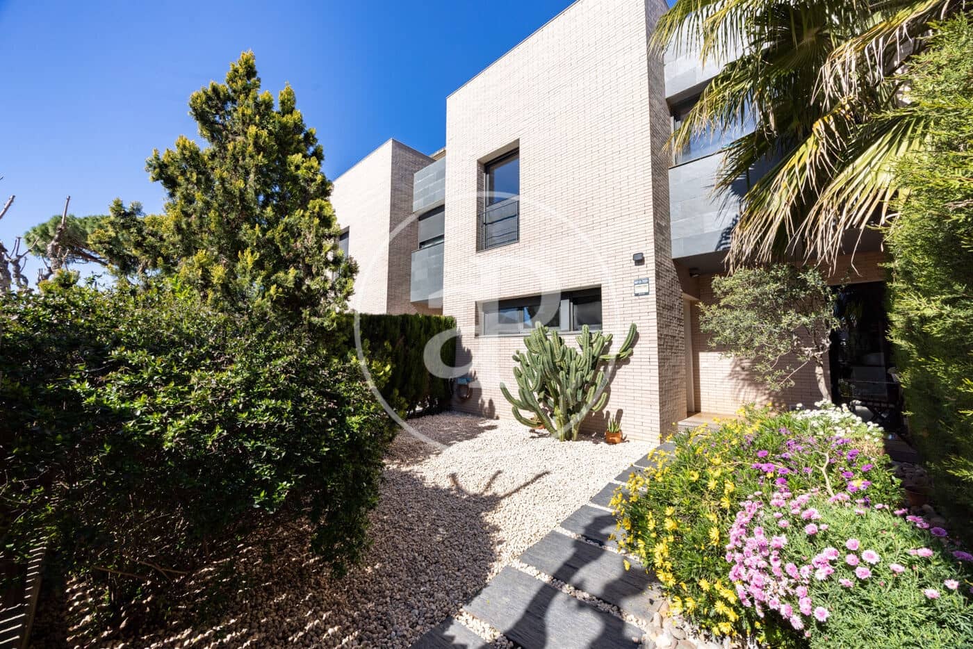 5 makuuhuone Huvila myytävänä paikassa Premia de Mar mukana uima-altaan - 880 000 € (Ref: 9690586)