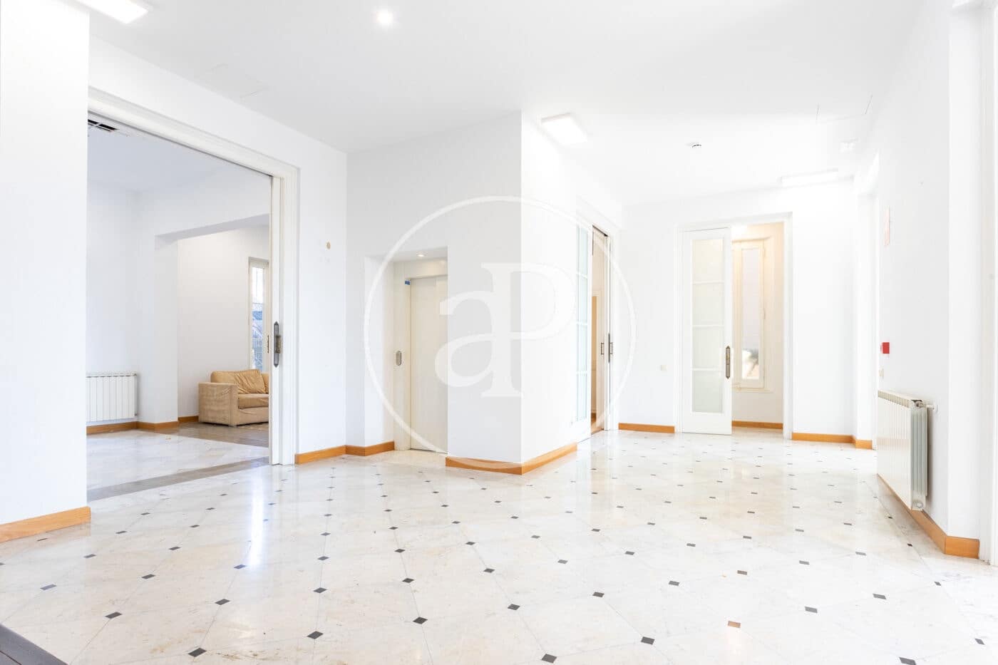 10 bedroom Villa for rent in Barcelona city - € 15,000 (Ref: 9698817)