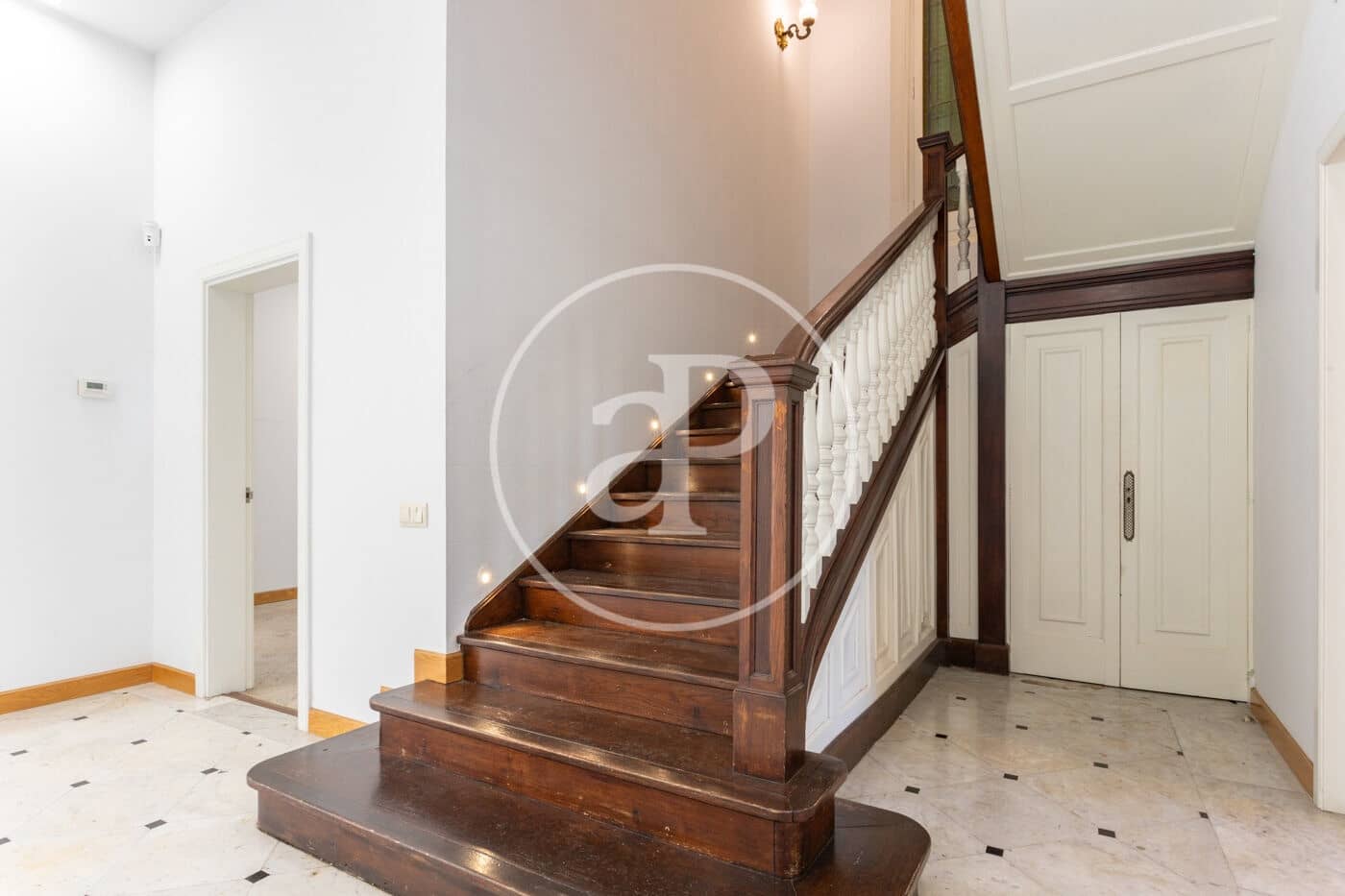 10 bedroom Villa for rent in Barcelona city - € 15,000 (Ref: 9698817)