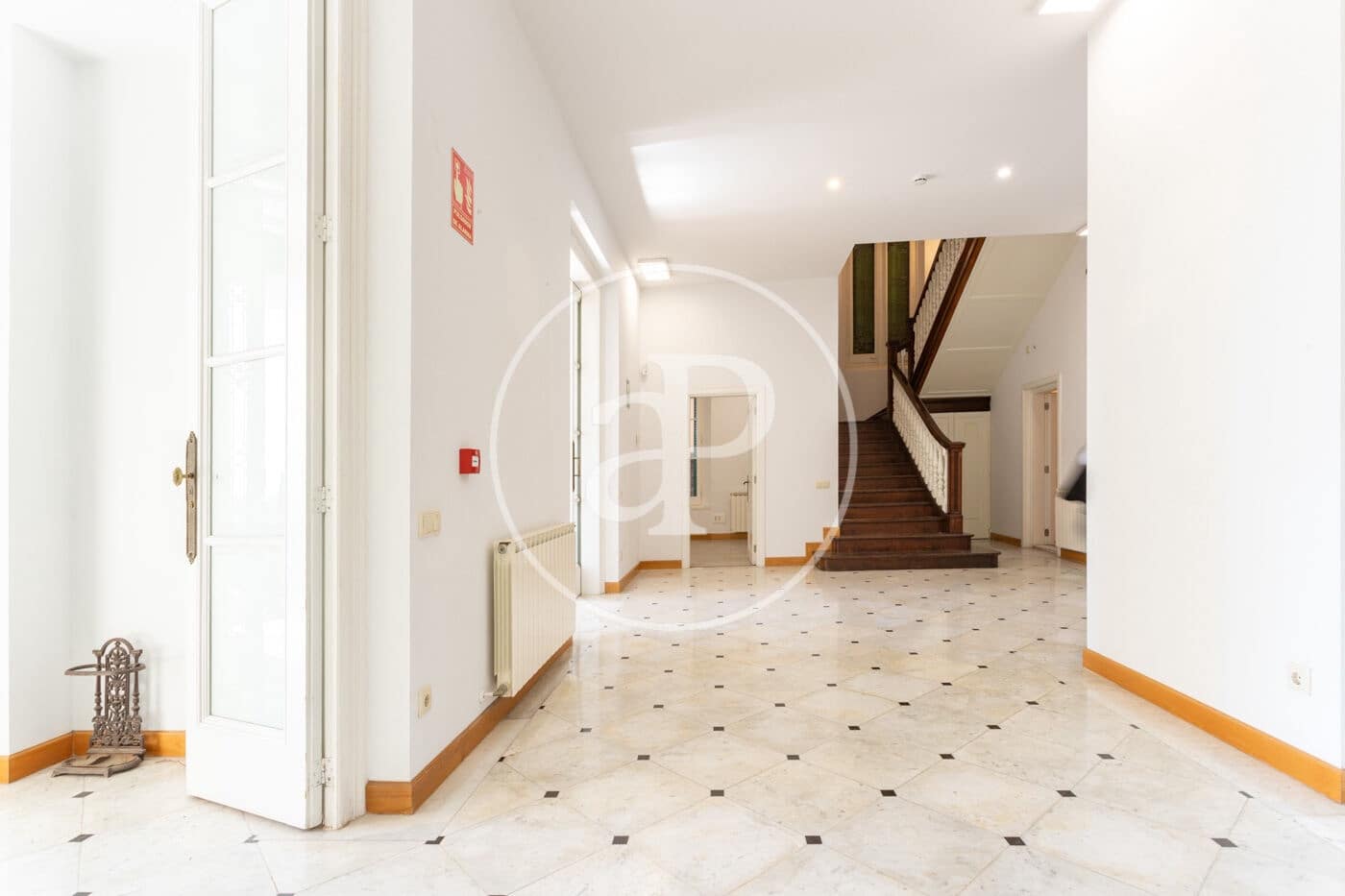 10 bedroom Villa for rent in Barcelona city - € 15,000 (Ref: 9698817)