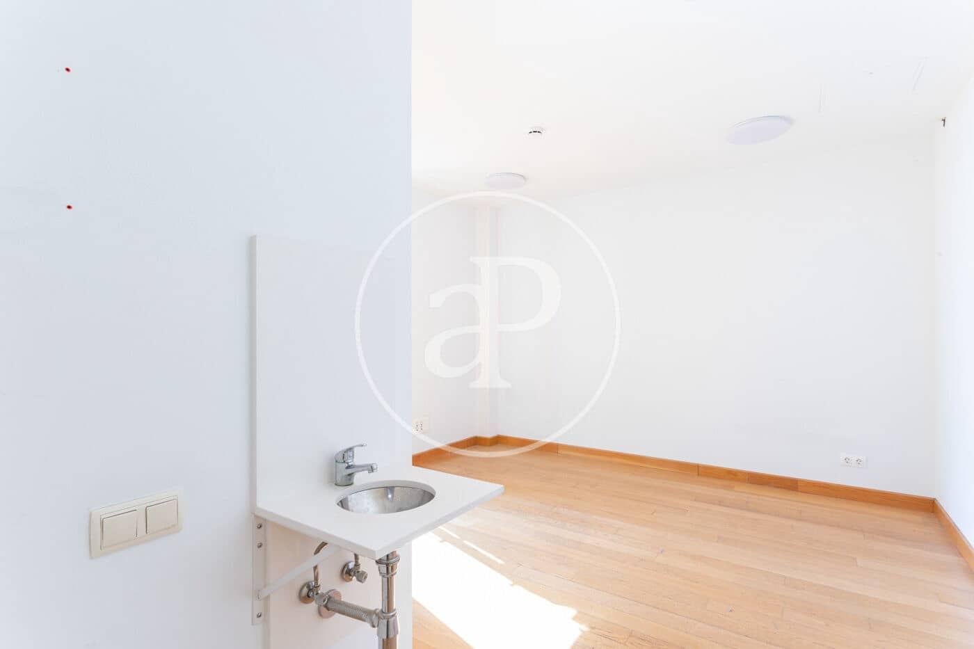 10 bedroom Villa for rent in Barcelona city - € 15,000 (Ref: 9698817)