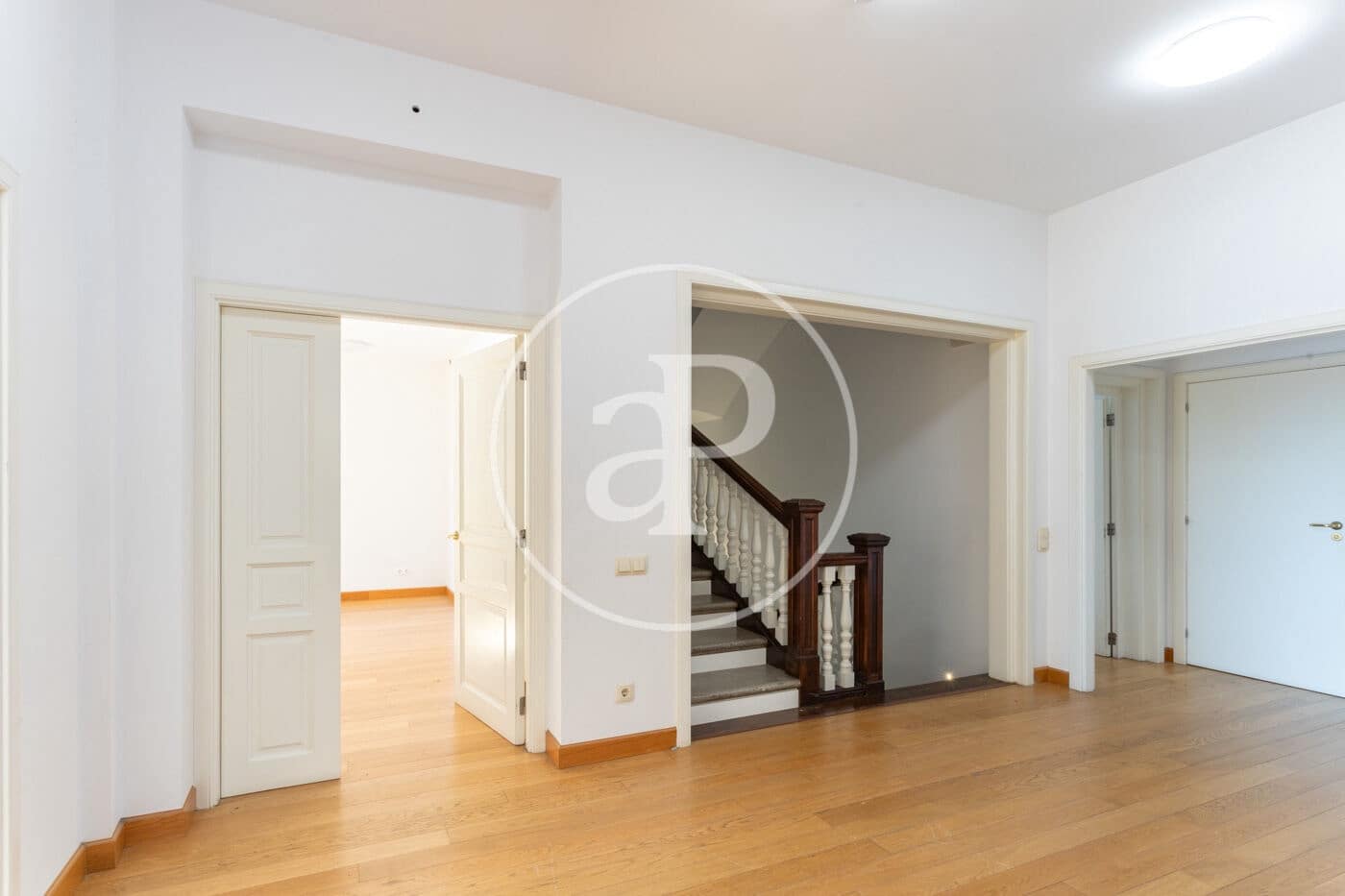 10 bedroom Villa for rent in Barcelona city - € 15,000 (Ref: 9698817)