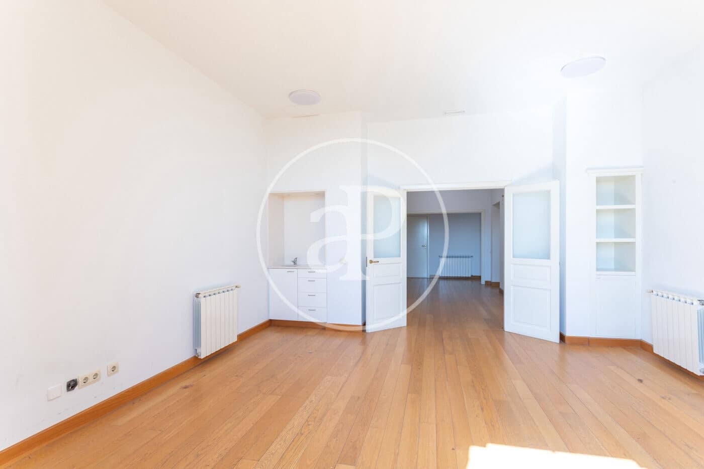 10 bedroom Villa for rent in Barcelona city - € 15,000 (Ref: 9698817)