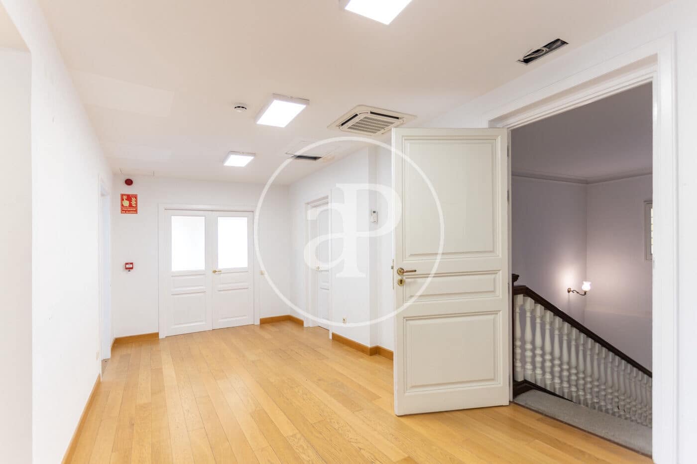 10 bedroom Villa for rent in Barcelona city - € 15,000 (Ref: 9698817)