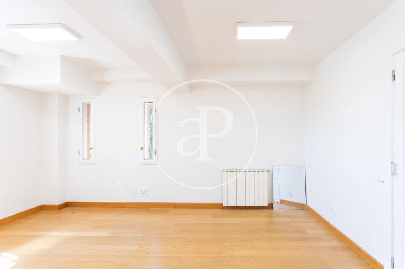 10 bedroom Villa for rent in Barcelona city - € 15,000 (Ref: 9698817)