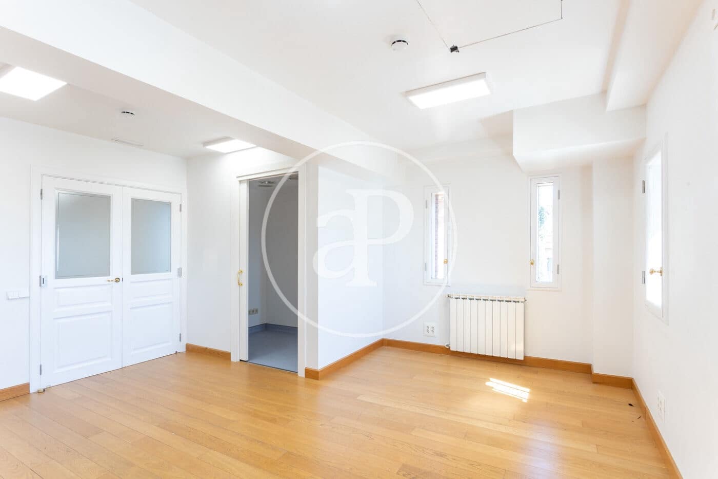 10 bedroom Villa for rent in Barcelona city - € 15,000 (Ref: 9698817)