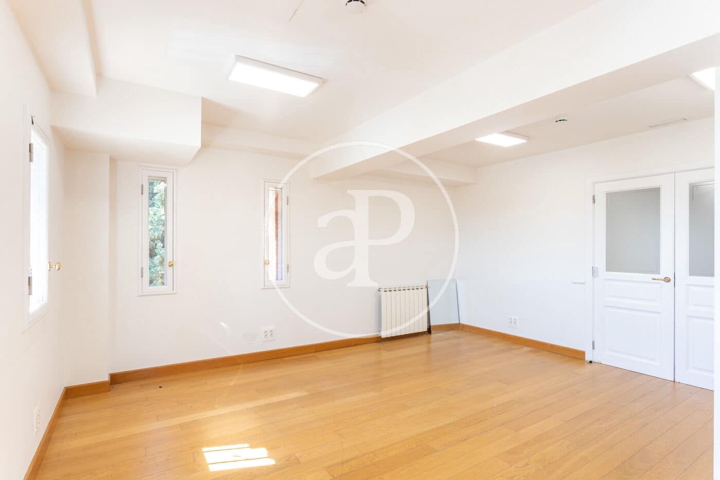 10 bedroom Villa for rent in Barcelona city - € 15,000 (Ref: 9698817)