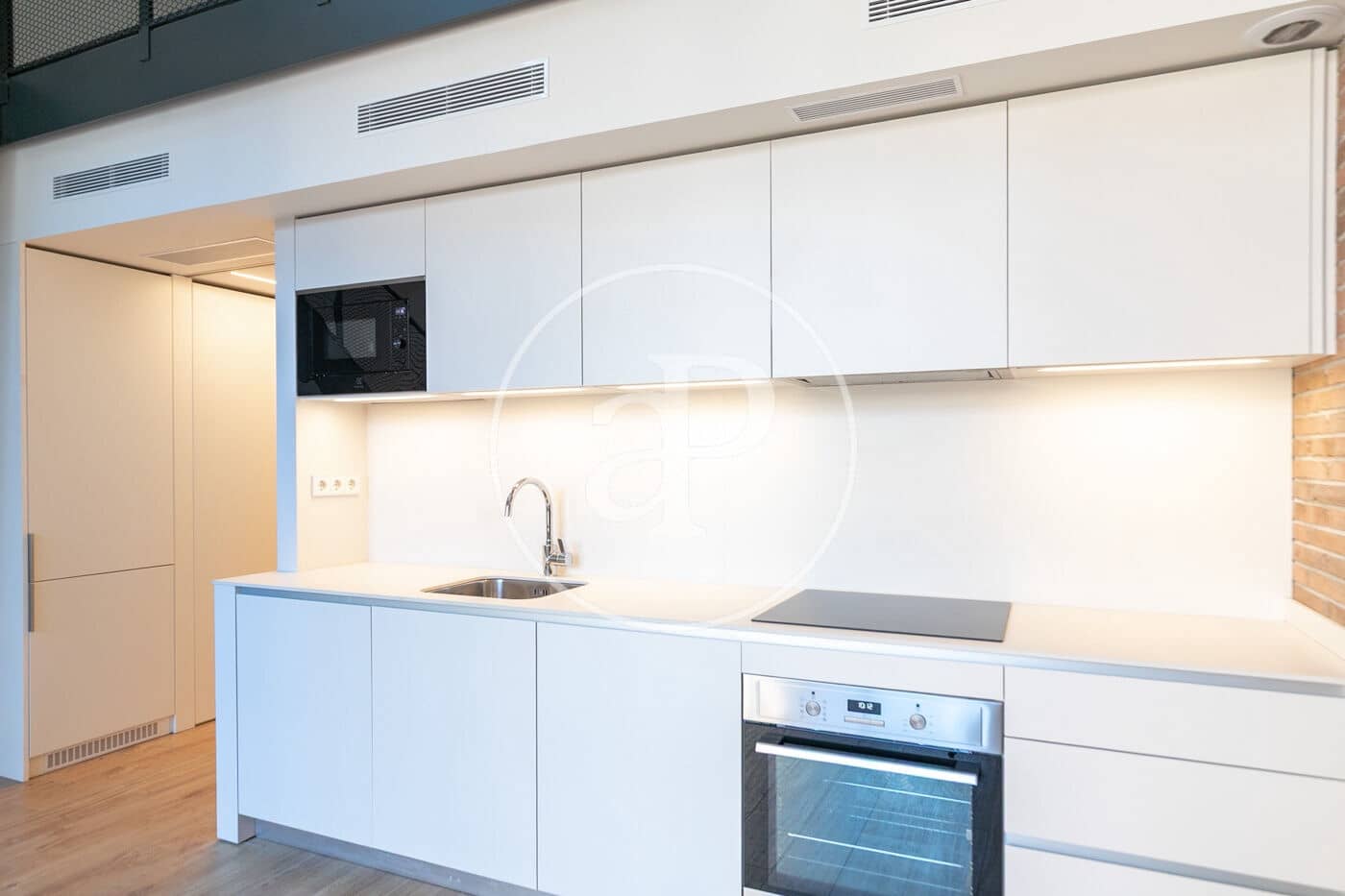 2 slaapkamer Appartement te huur in Barcelona stad - € 2.500 (Ref: 9701607)