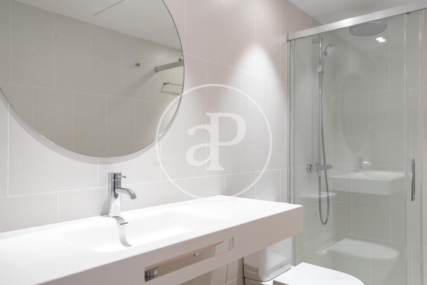 2 slaapkamer Appartement te huur in Barcelona stad - € 2.500 (Ref: 9701607)