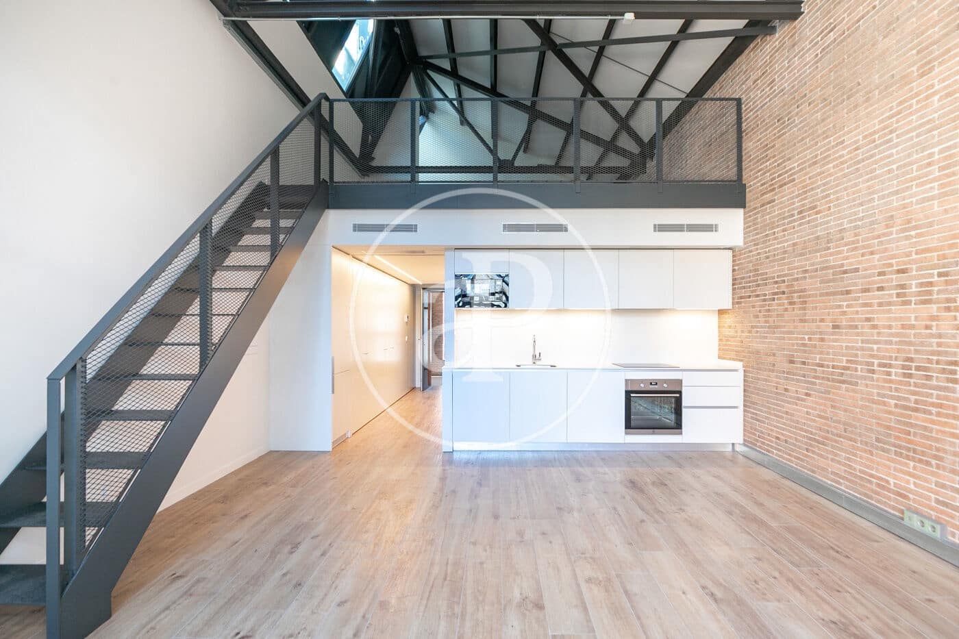 2 slaapkamer Appartement te huur in Barcelona stad - € 2.500 (Ref: 9701607)